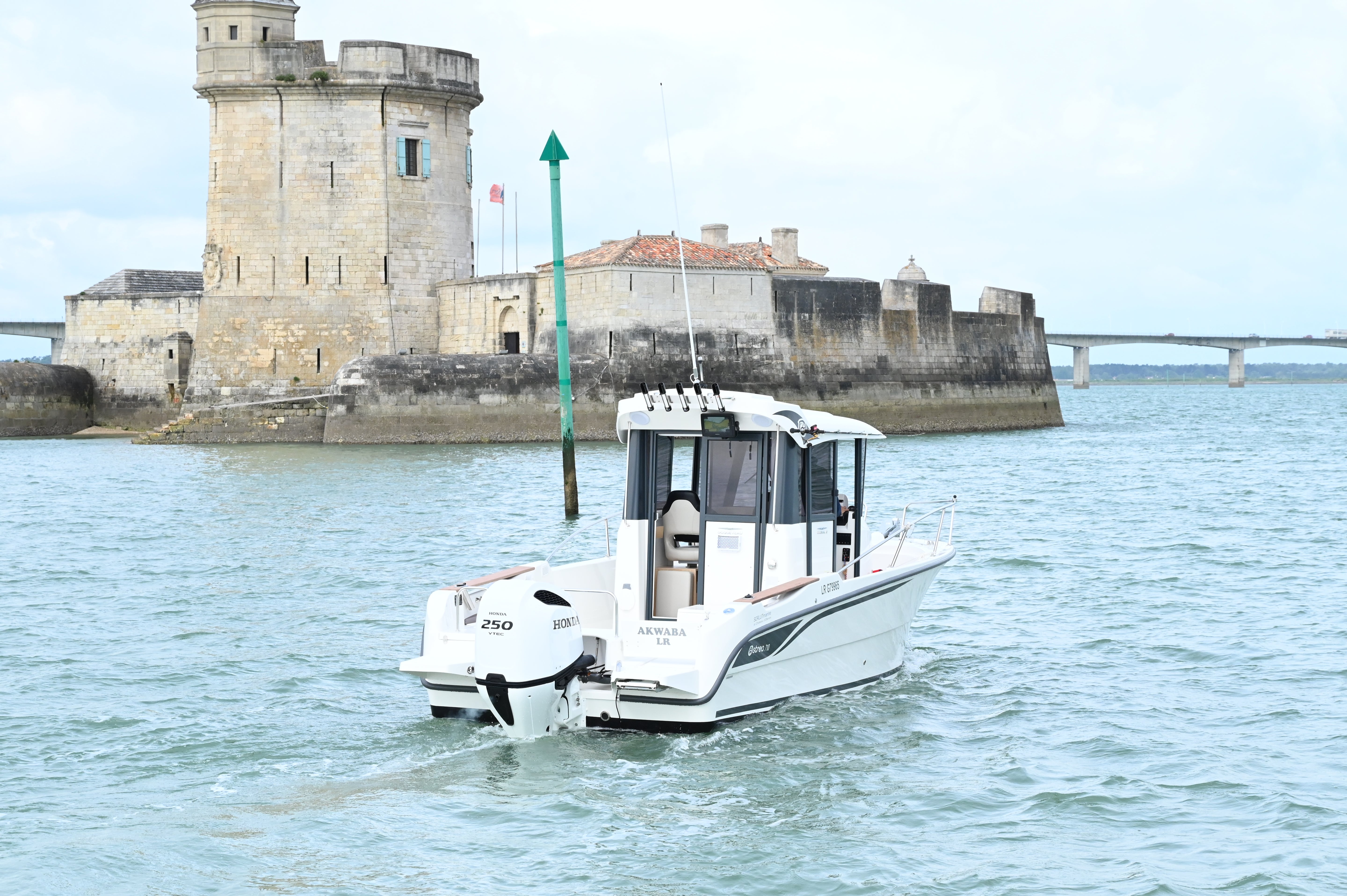 Ocqueteau OSTREA 710 Pilothouse