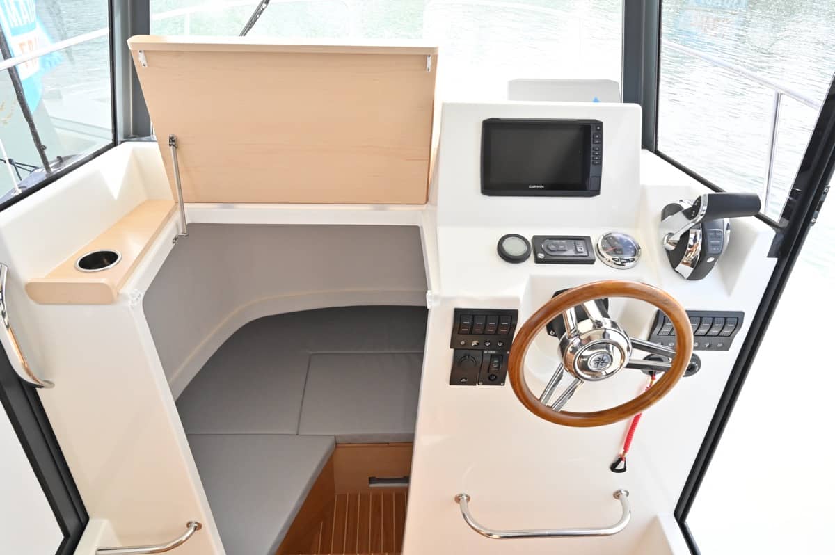 Ocqueteau OSTREA 710 Pilothouse