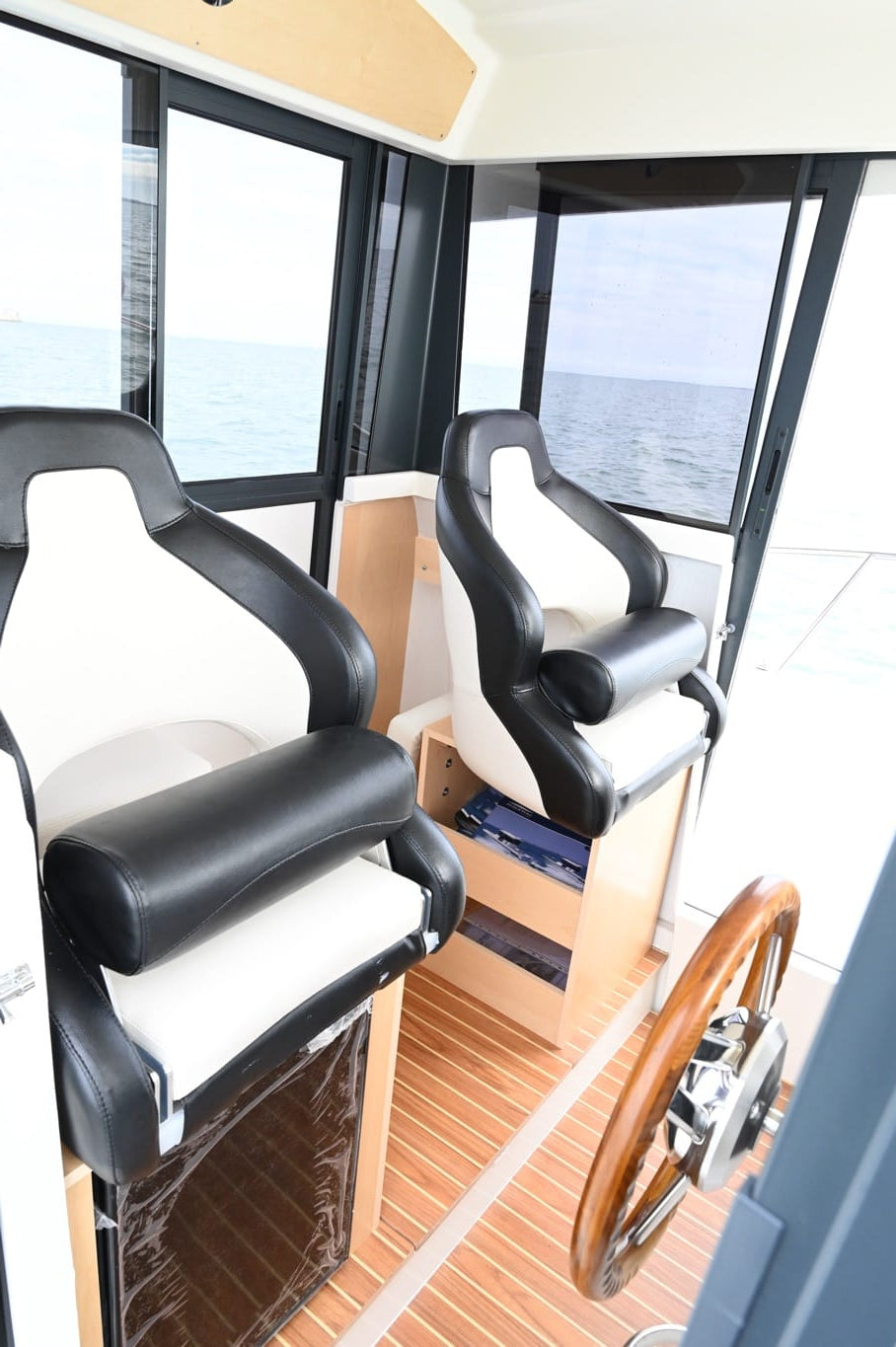 Ocqueteau OSTREA 710 Pilothouse