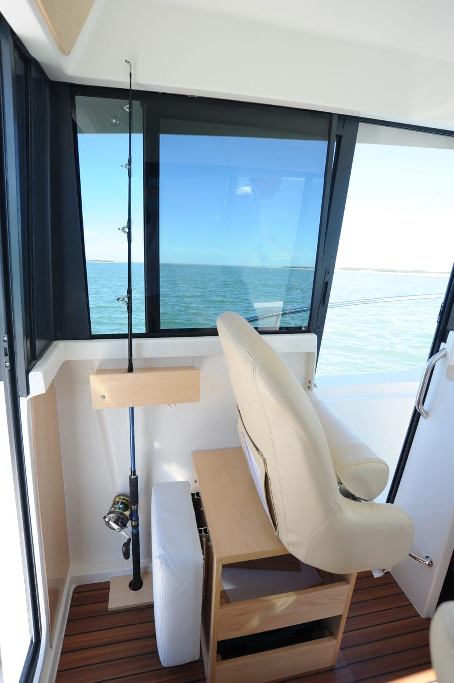 Ocqueteau OSTREA 710 Pilothouse