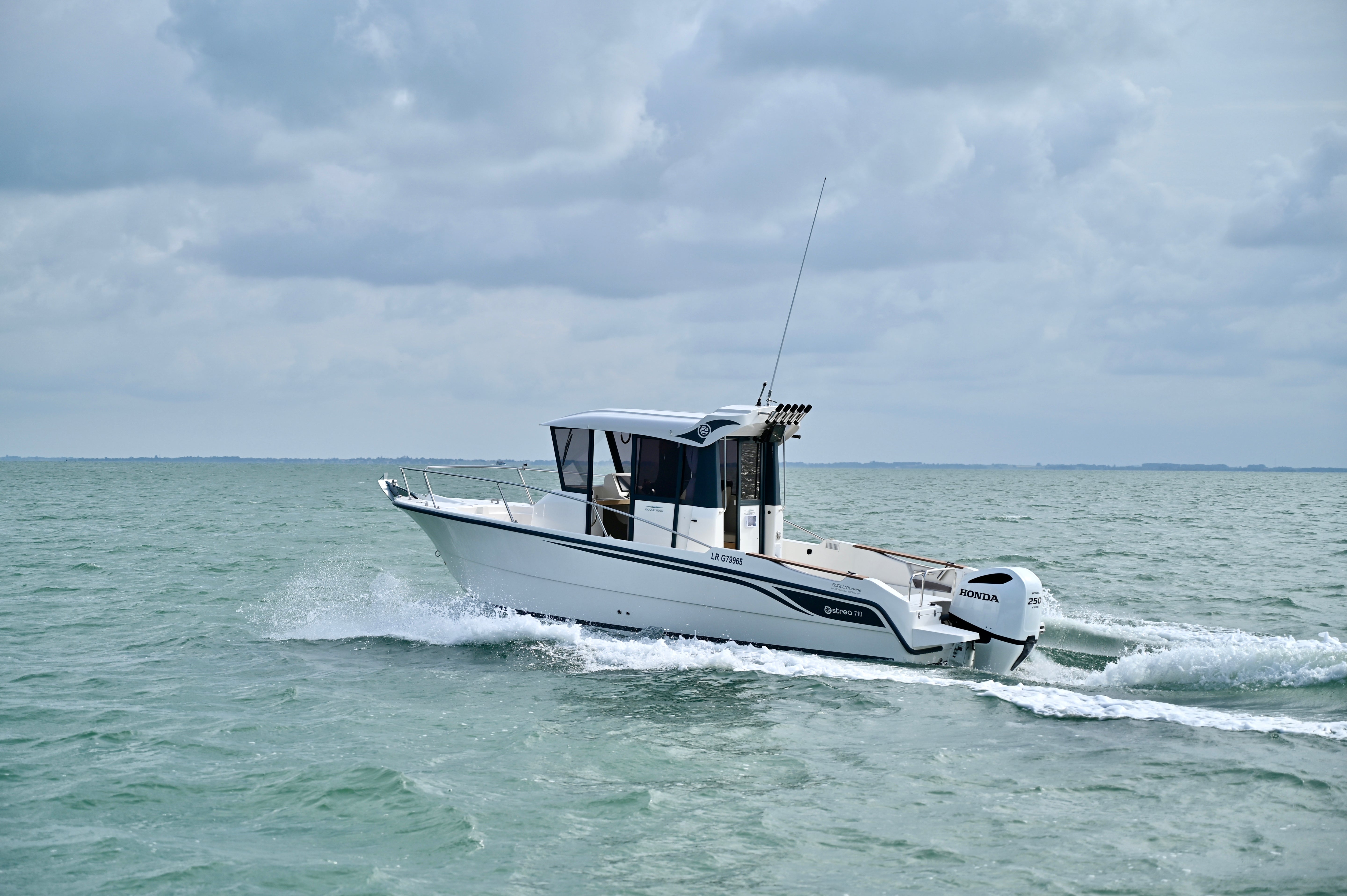 Ocqueteau OSTREA 710 Pilothouse