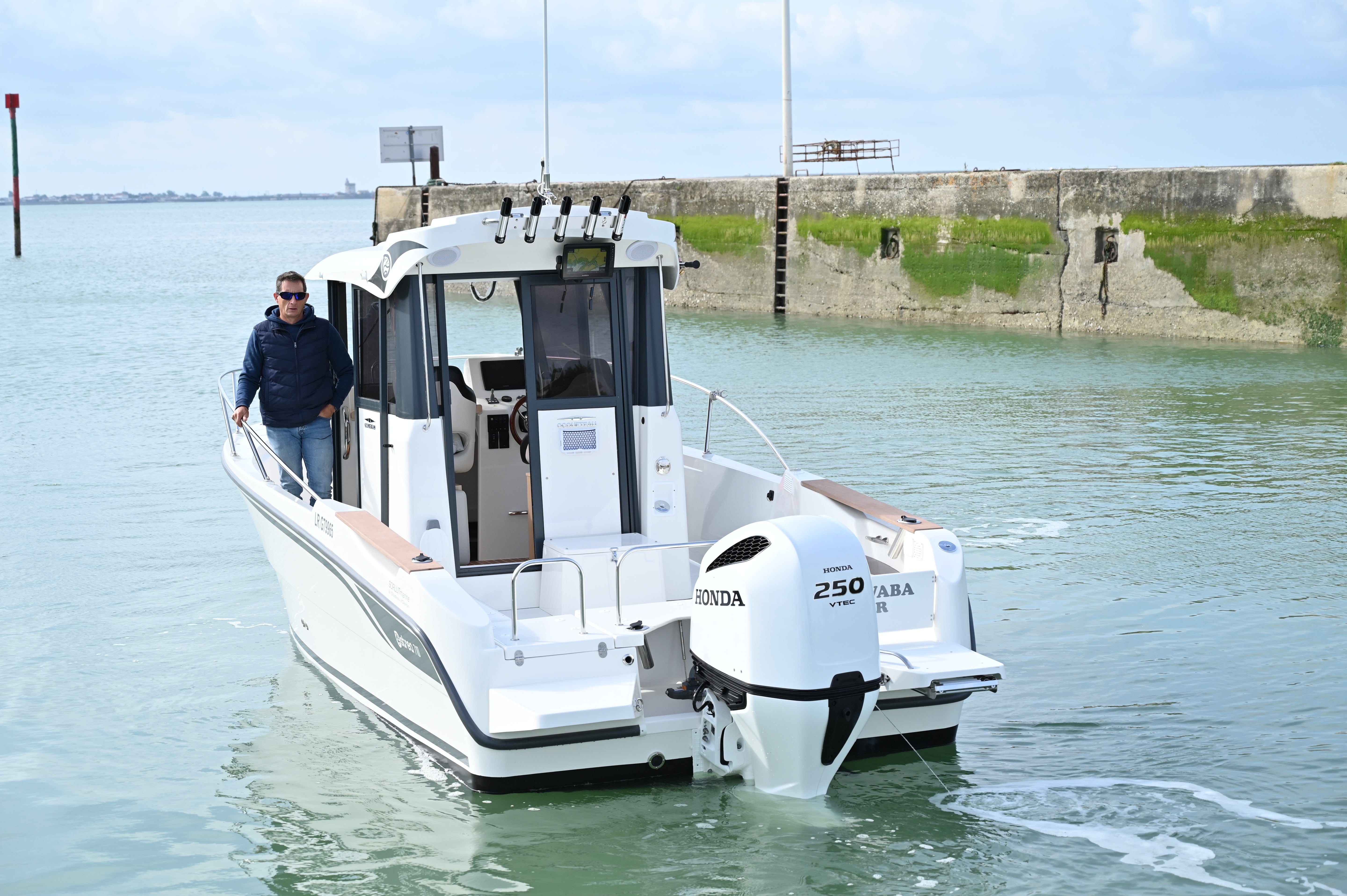 Ocqueteau OSTREA 710 Pilothouse
